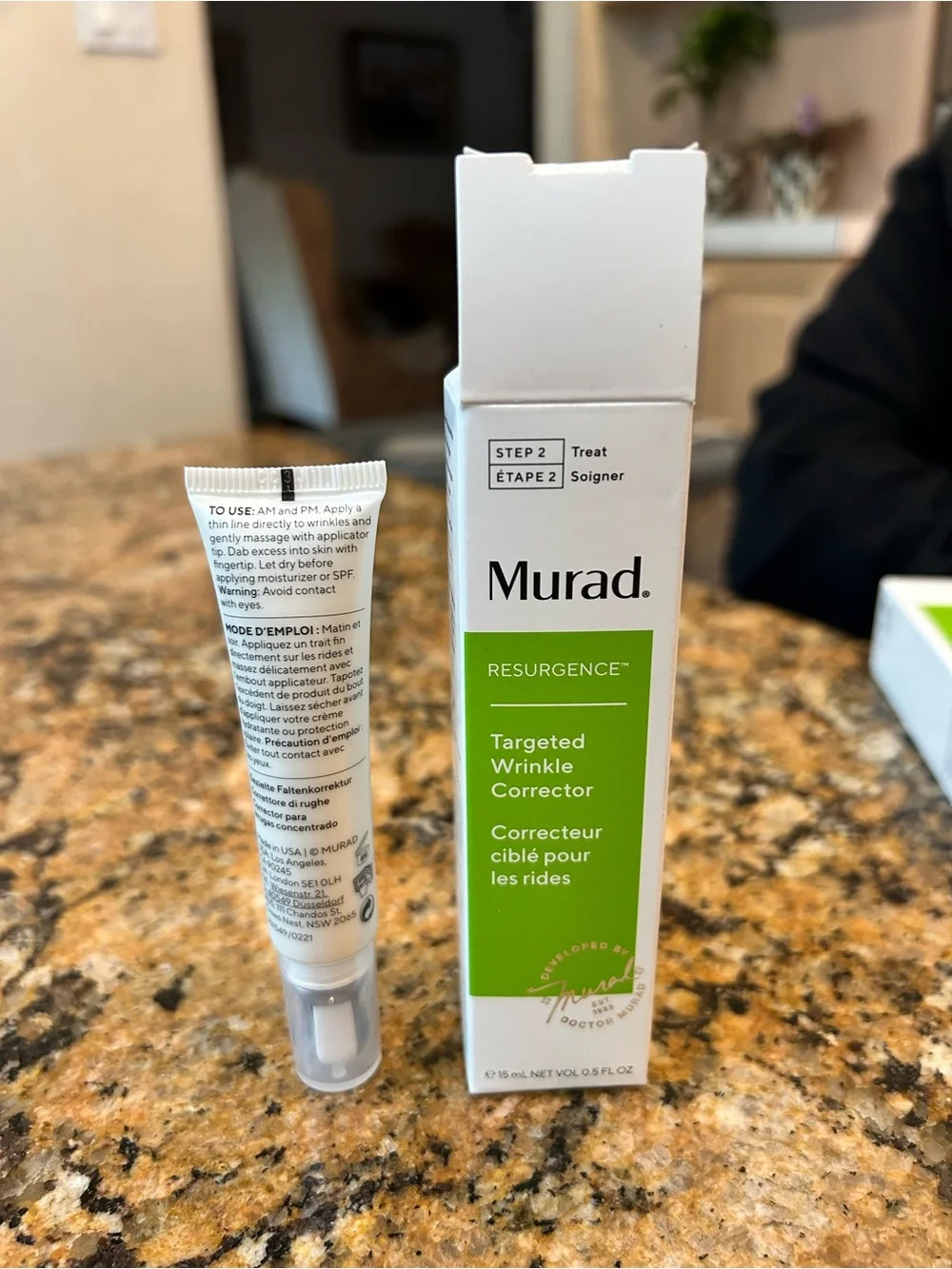 Murad Targeted Wrinkle Corrector - White & Green Packaging - Picture 3 of 3